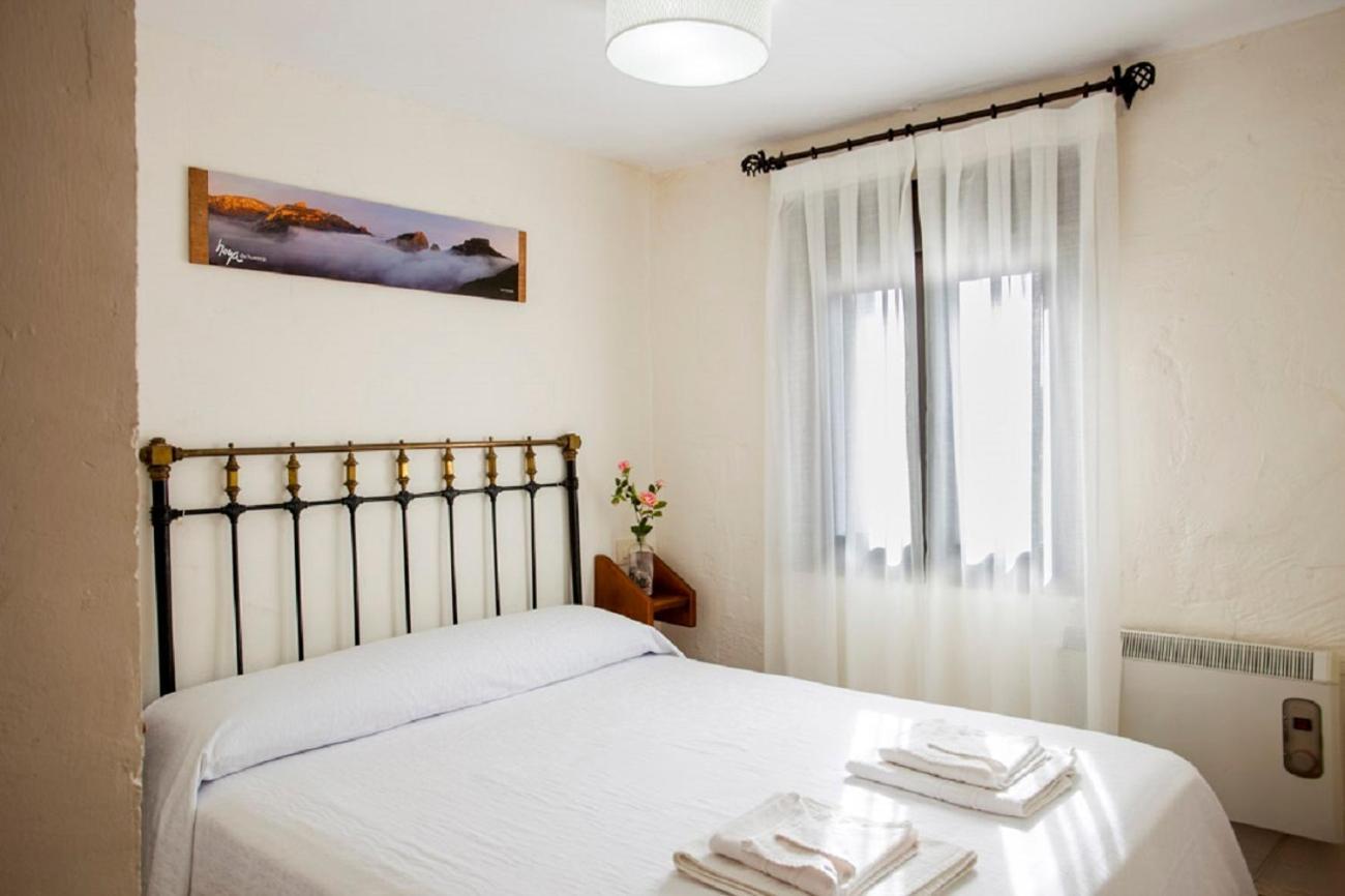 Apartamentos Casa Samper Santa Eulalia de Gallego Phòng bức ảnh