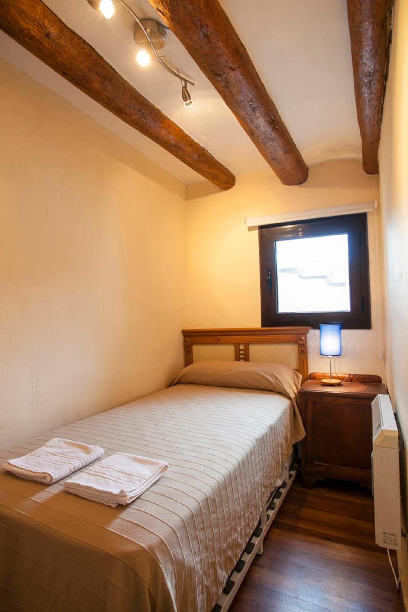 Apartamentos Casa Samper Santa Eulalia de Gallego Phòng bức ảnh